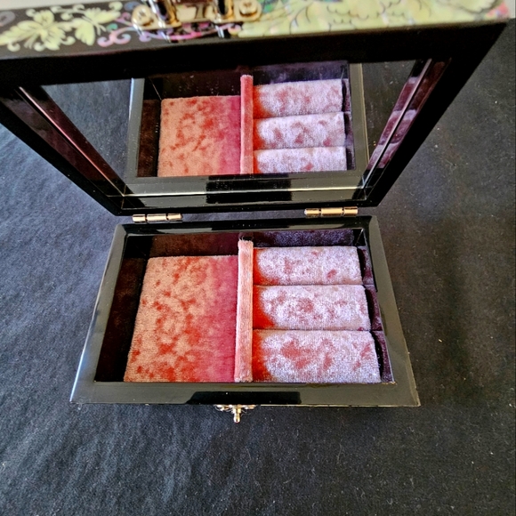 Black with Butterflies & Peony Floral Mother Of Pearl Small Keepsake,Jewelry Box - Picture 7 of 9